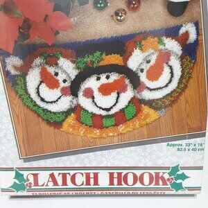 Vintage MERRY MEN Latch Hook Rug Kit Caron #4680 Snowman CHRISTMAS 33" x 16" NEW